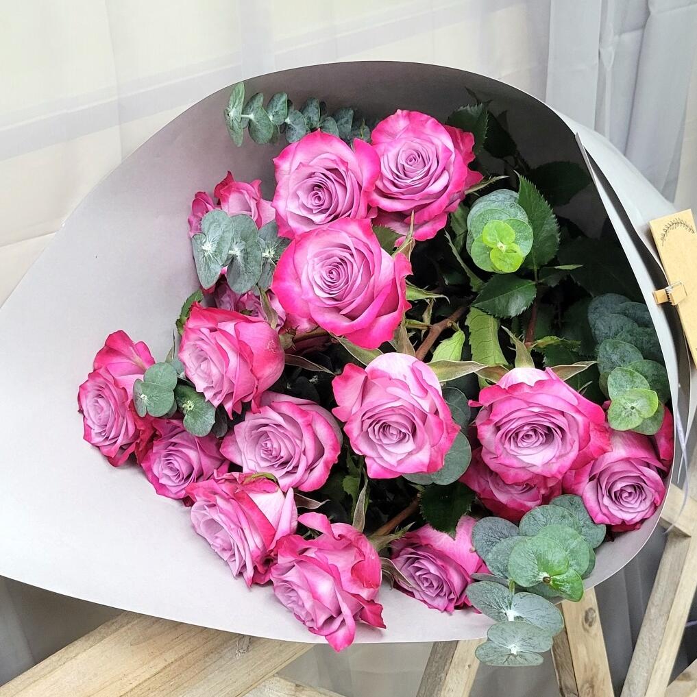 Simple Mono Bouquet of Rose