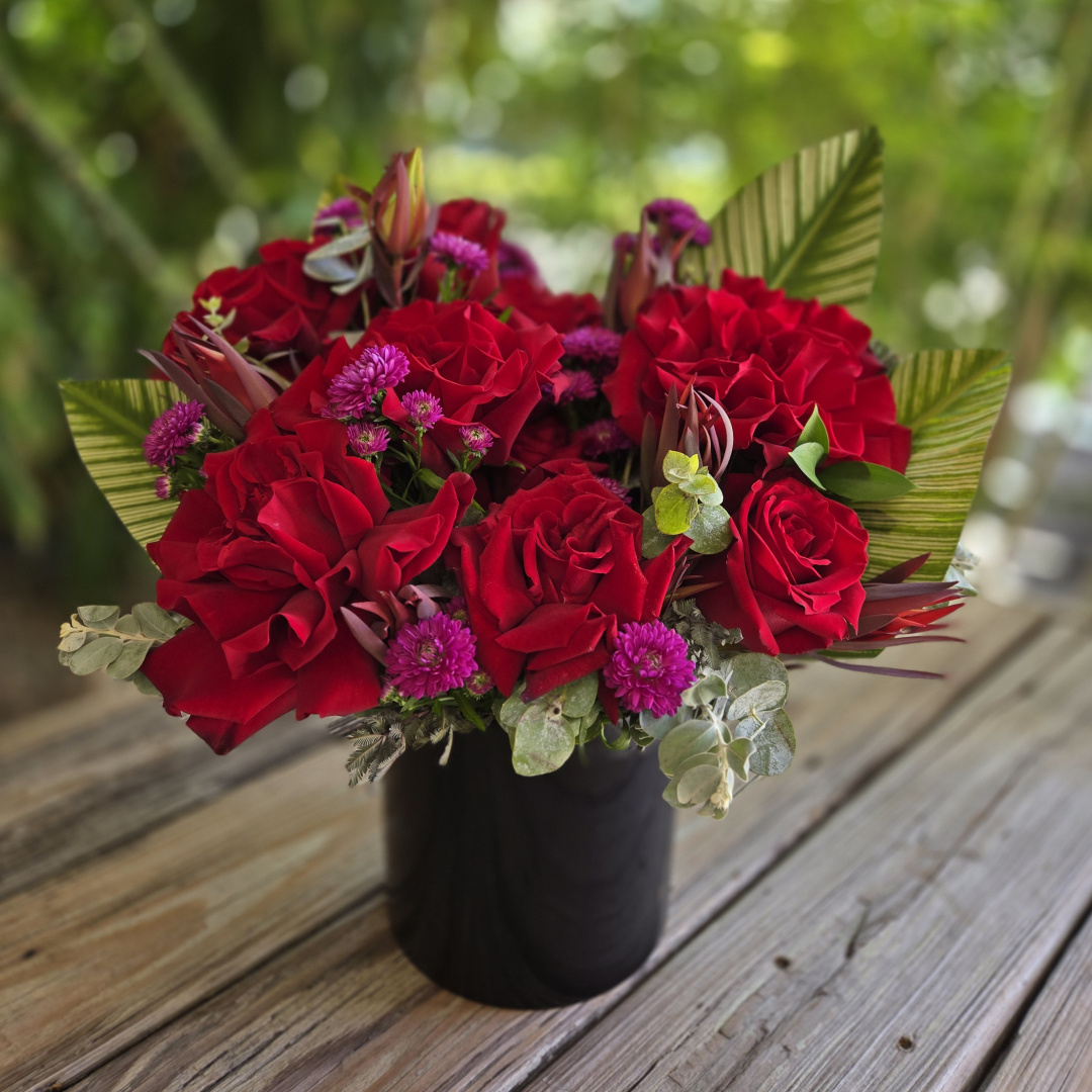 Inverted Rose French Roses Arrangement 'Noir Luxe'